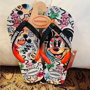 NWT Disney x Havaianas Mickey Mouse Sandals size 6